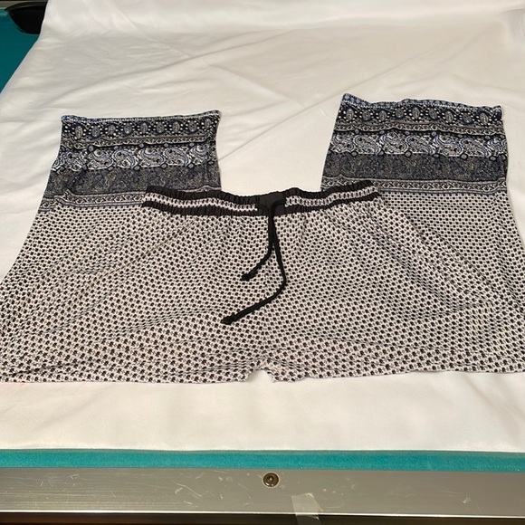 Women’s long Nylon pants size small/medium black white blue pattern drawstring - Picture 4 of 10